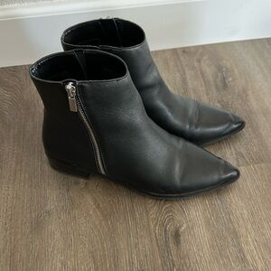 Black boots Sole Society Size 7